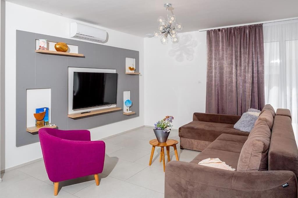 Luxury Villa Tina With Private Heated Pool Каштела Экстерьер фото