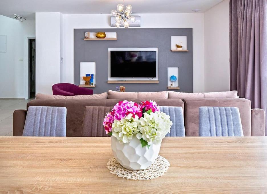 Luxury Villa Tina With Private Heated Pool Каштела Экстерьер фото